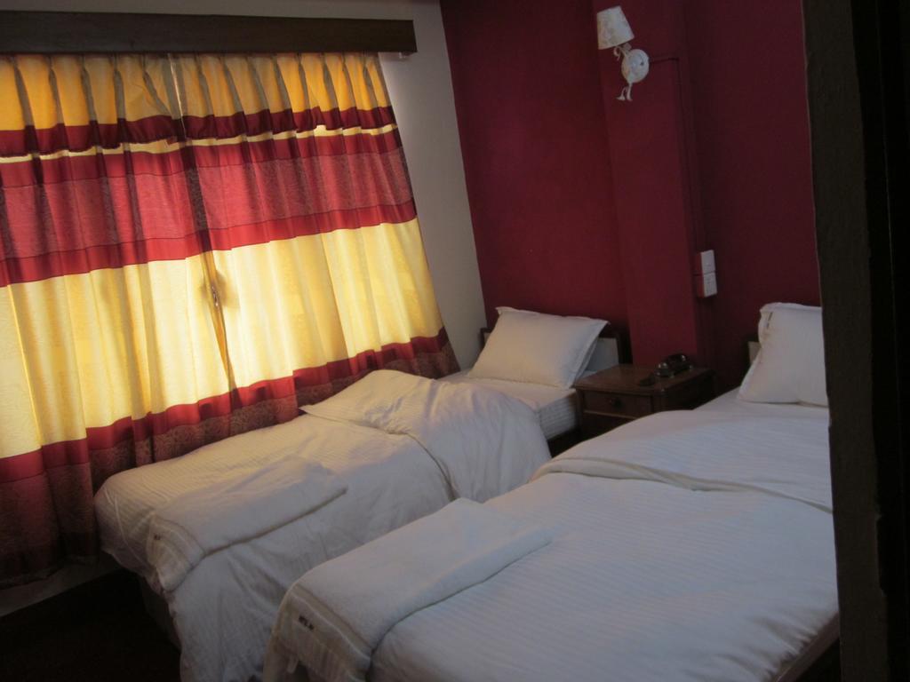 Hotel Api Kathmandu Bagian luar foto