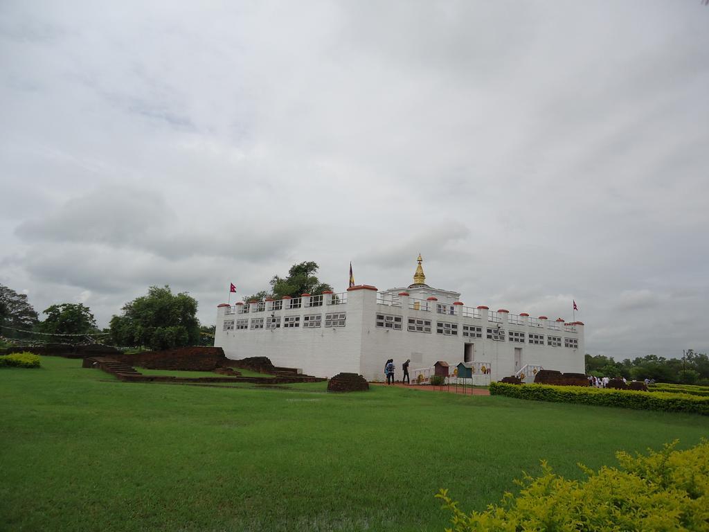 Hotel Api Kathmandu Bagian luar foto