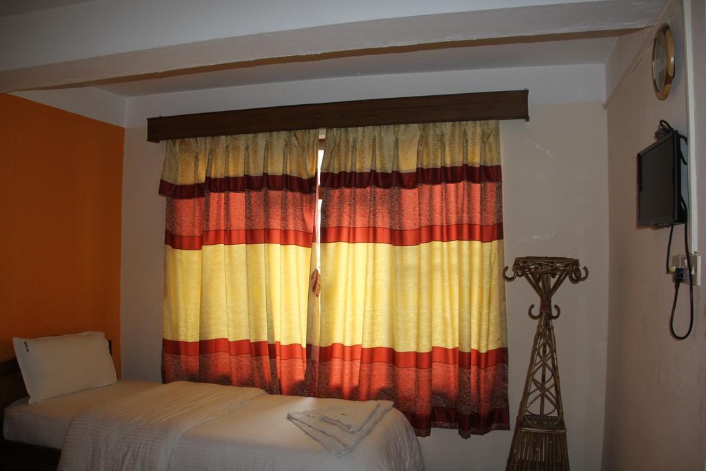 Hotel Api Kathmandu Bagian luar foto