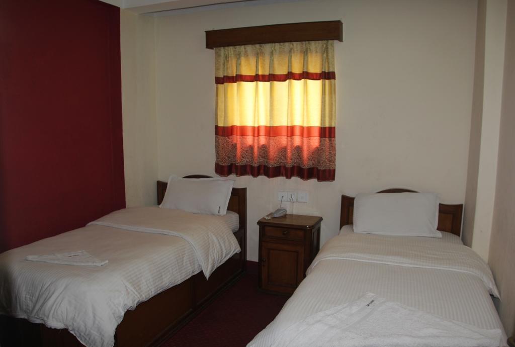 Hotel Api Kathmandu Bagian luar foto